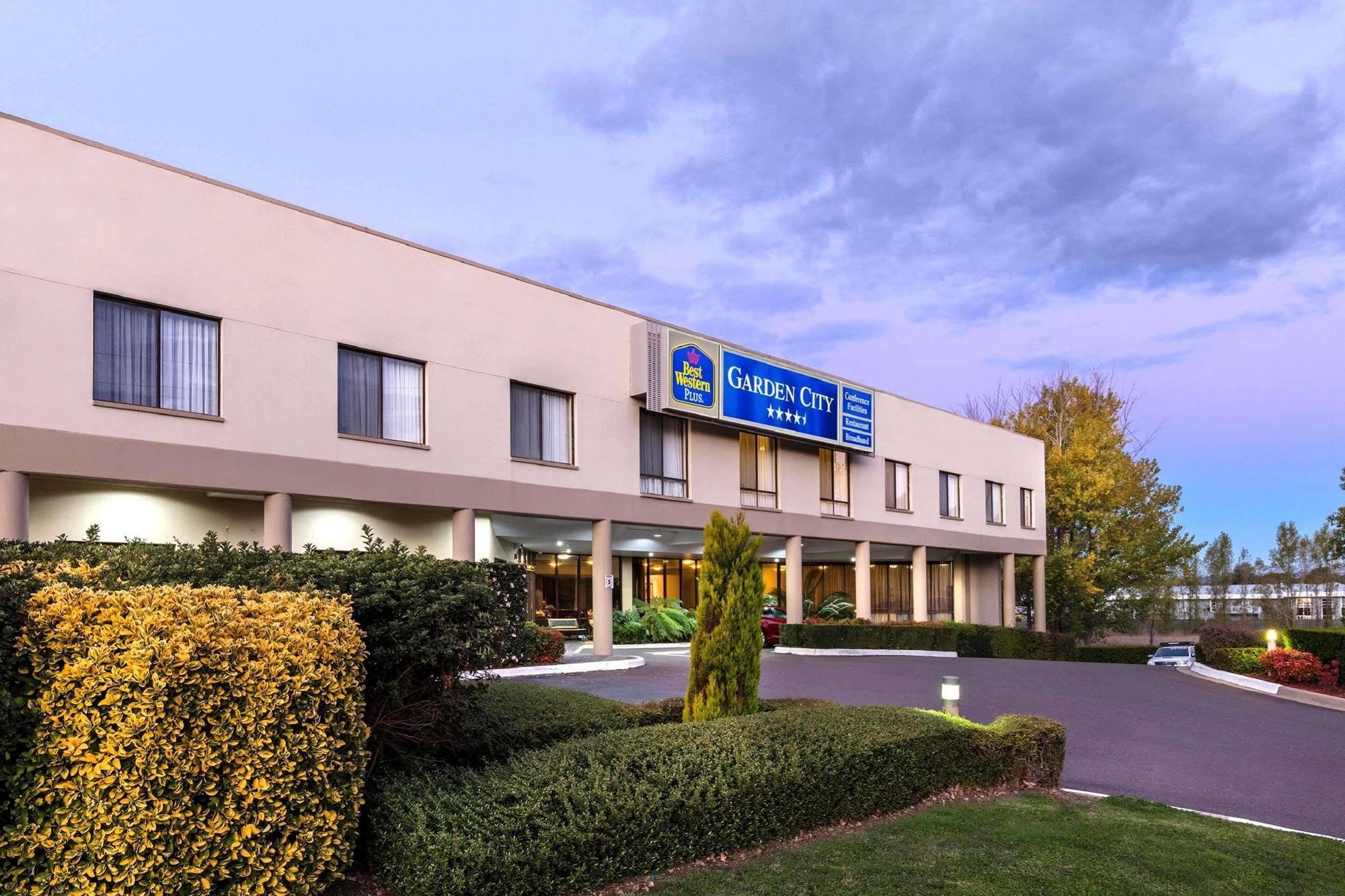 Garden City Hotel, Best Western Signature Collection Camberra Exterior foto